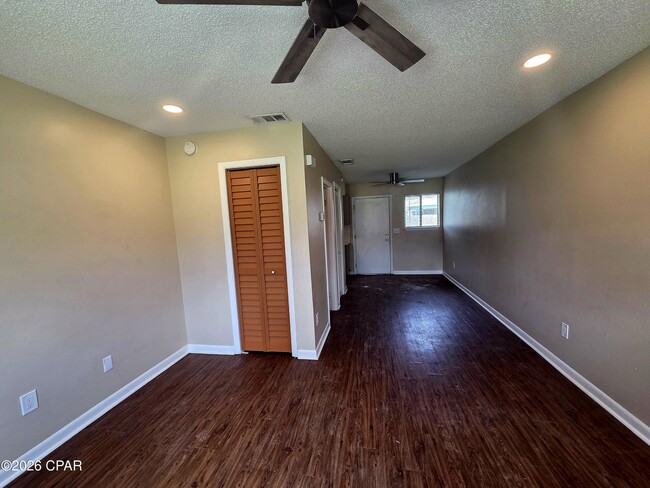 Building Photo - 179 Reagan Rd