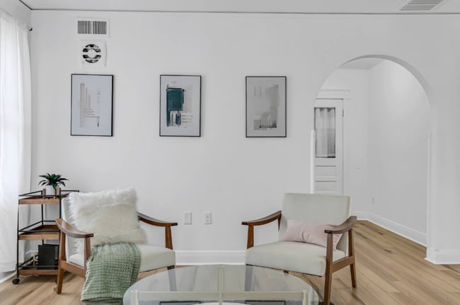 Building Photo - Furnished 2-Bedroom Corner Lot Home in Old...