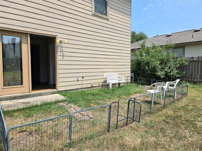 Building Photo - 161 Beech Dr