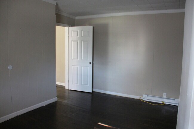 Building Photo - 2 Bedroom / 2 Bath Apartment with w/d hookups in East Nashville!