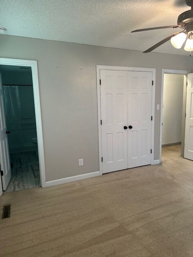 Building Photo - 3 Bed/2 Bath Home - Minutes from SJAFB, Sh...