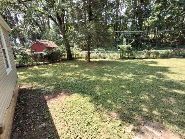 Building Photo - 825 Crestline Cir NW