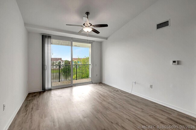 Building Photo - 920 Villa Cir