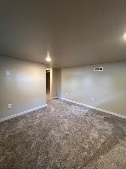 Building Photo - 321 S Bowdish Rd