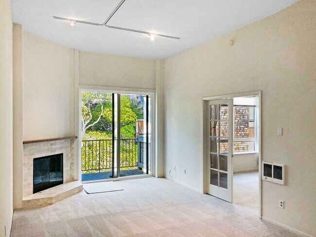 Building Photo - 532 Seaver Dr