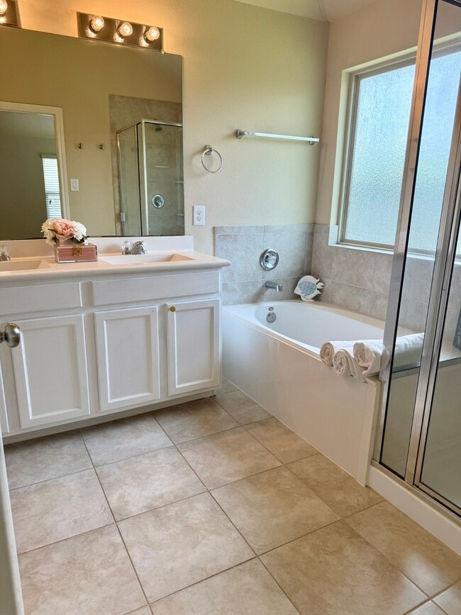 Building Photo - 3643 Goldleaf Trail Dr