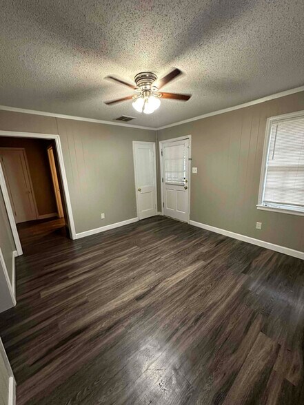 Building Photo - 769 Hilton St