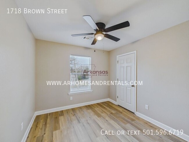 Building Photo - 1718 Brown St