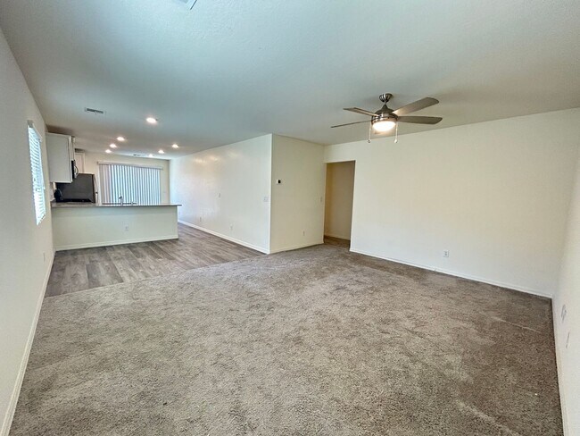 Building Photo - Newly Built Single Story Home Near Nellis AFB!
