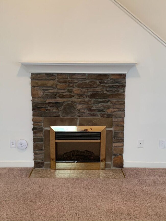 Building Photo - 179 Clusters Cir