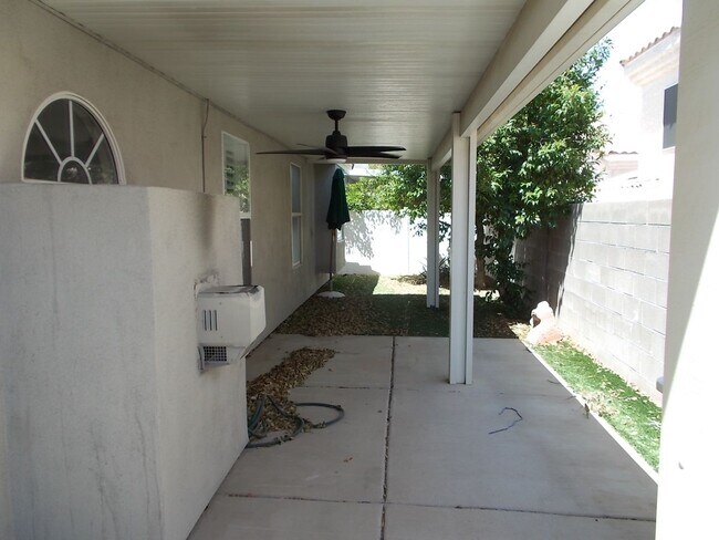 Building Photo - Charming Home in Gated Melrose Park Estates with Dual Fireplaces & Covered Patio