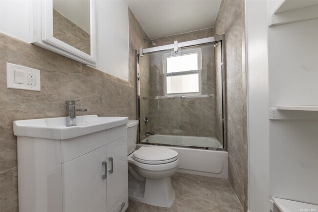 Building Photo - 114 W Chester St