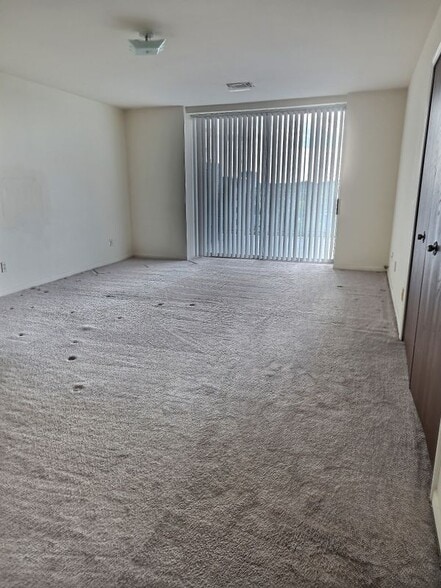Building Photo - 15801 Providence Dr