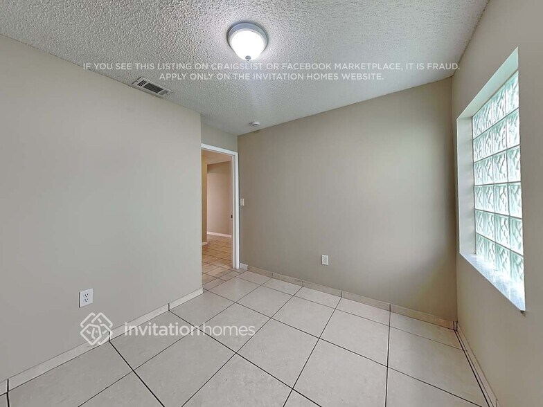 Building Photo - 8410 SW 157th Ct