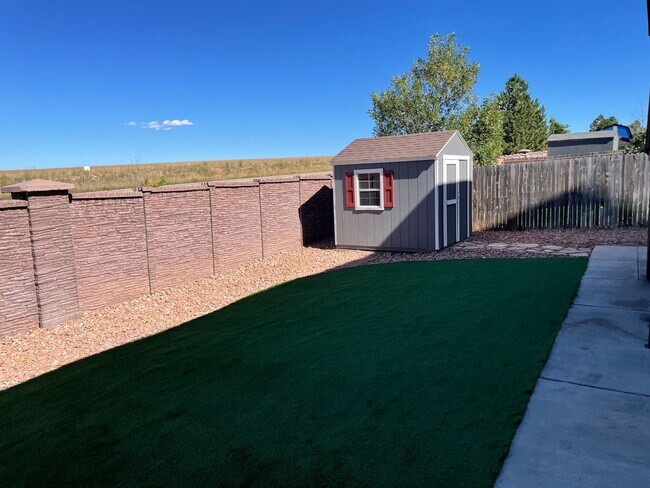 Building Photo - Renovated Home with A/C!