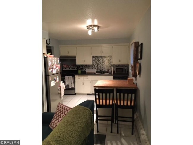 Interior Photo - 601 Monroe St NE