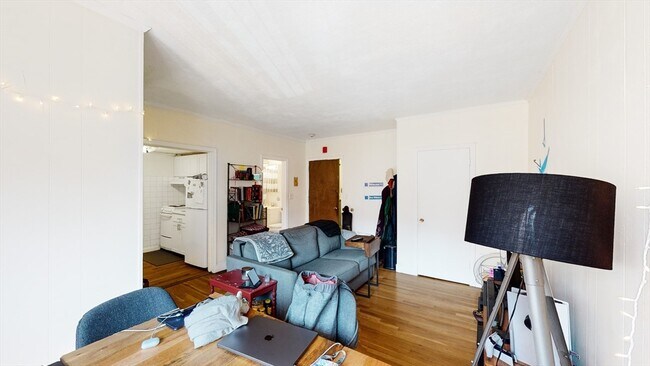 Building Photo - 519 Beacon St