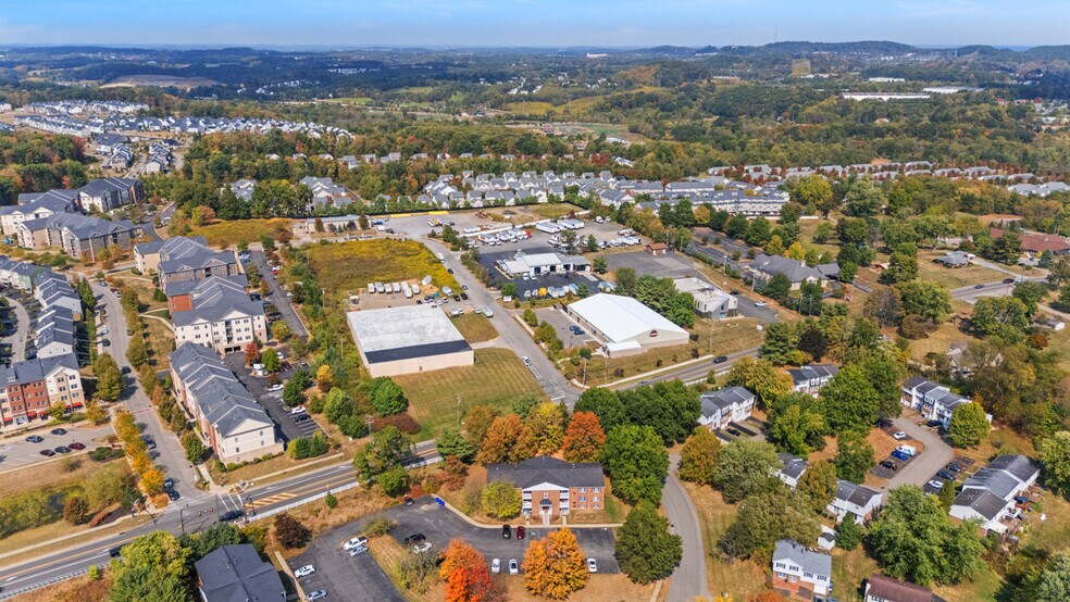 Building Photo - 976 Wood Hollow Dr