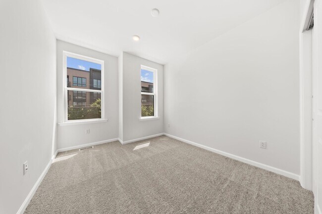 Building Photo - 500 Willow St