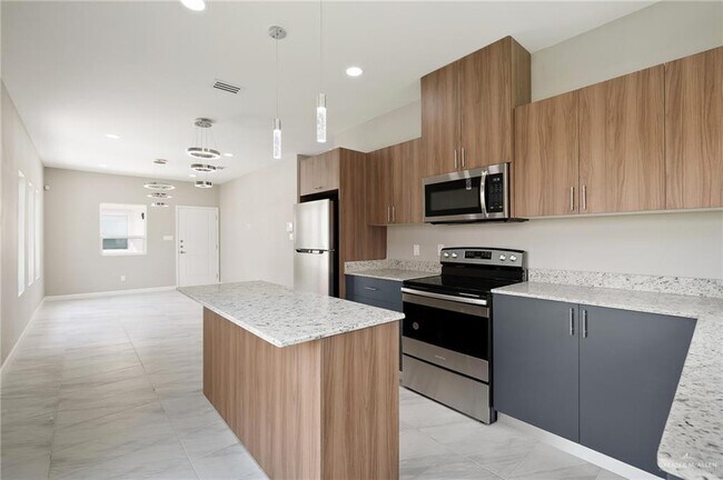 Building Photo - 29 Las Vistas Ln