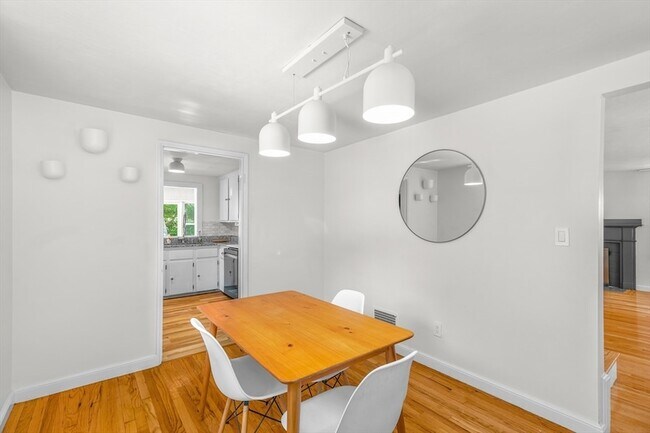 Building Photo - 567 Poplar St
