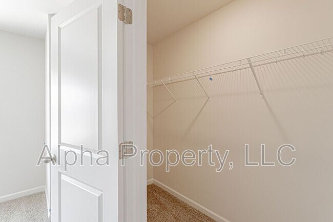 Building Photo - 766 Embark Cir