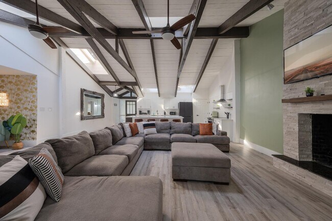 Building Photo - 1775 Harbor Rd