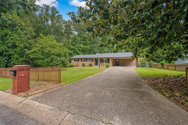 Building Photo - 6207 Moss Dr