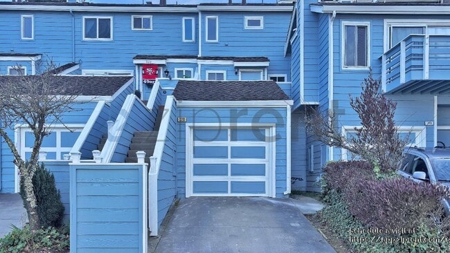 Building Photo - 320 Barbara Ln