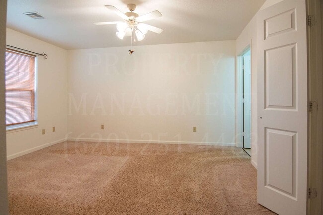 Building Photo - 2 bedroom, 2 bath duplex in Oklahoma