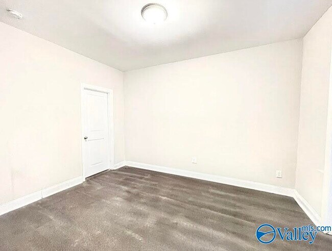 Building Photo - 50 Pine St