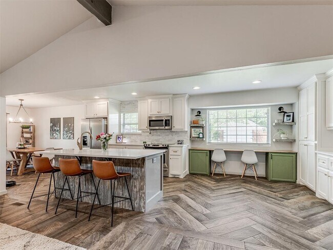 Building Photo - 801 Rock Hollow Rd