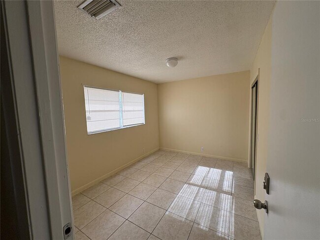 Building Photo - 728 Lake Ned Rd