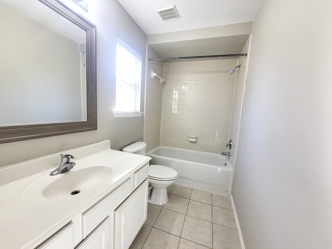 Building Photo - 7415 Hollister Ridge