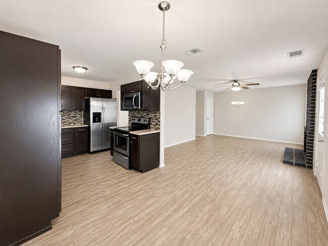 Building Photo - 7716-7718 Sable Lane