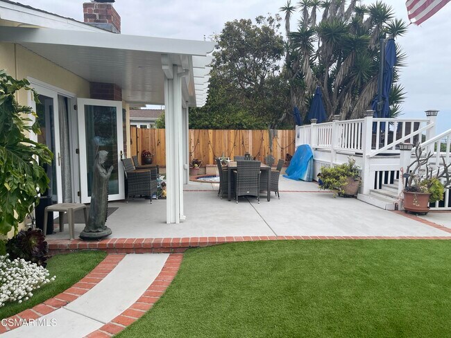 Building Photo - 5573 Calle Arena