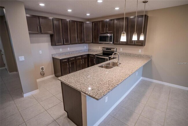Building Photo - 131 Primrose Dr
