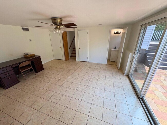 Building Photo - 310 S Oyster Bay Rd