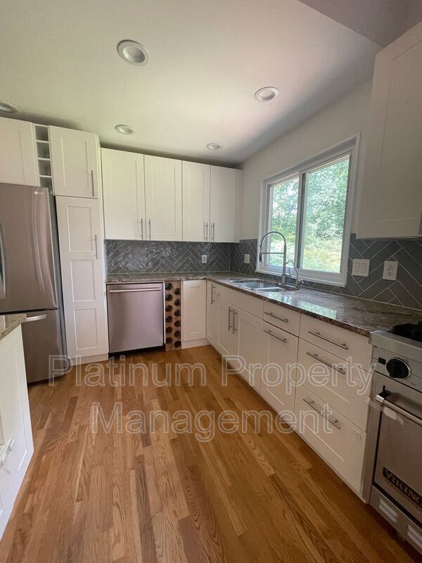 Building Photo - 3828 Donaldson Dr
