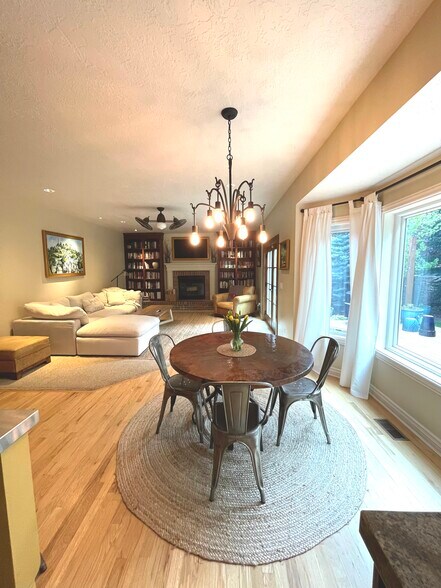 Building Photo - 9751 S Old Ranch Pl