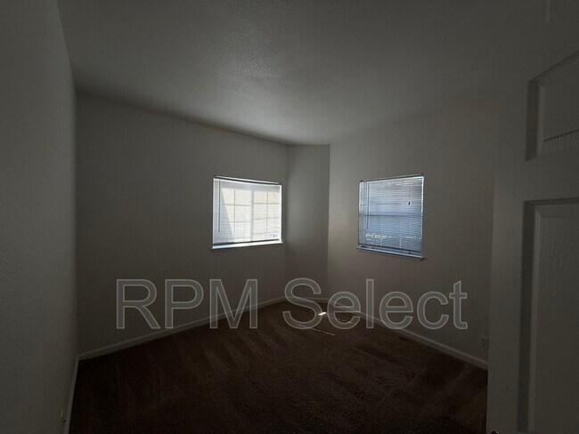 Building Photo - 1255 Farragut Cir