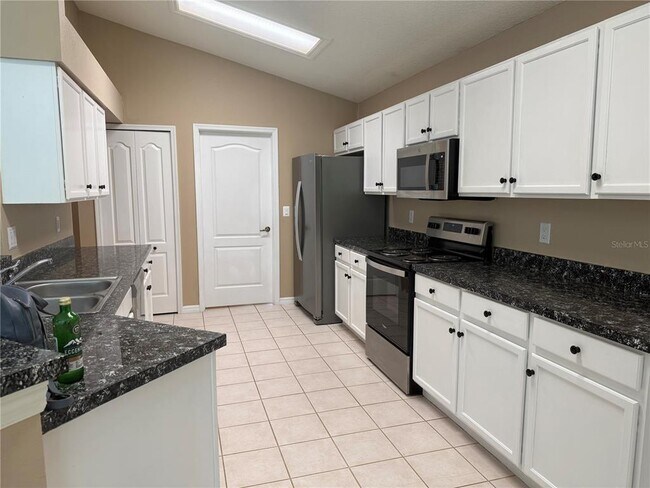 Building Photo - 10609 Chambers Dr