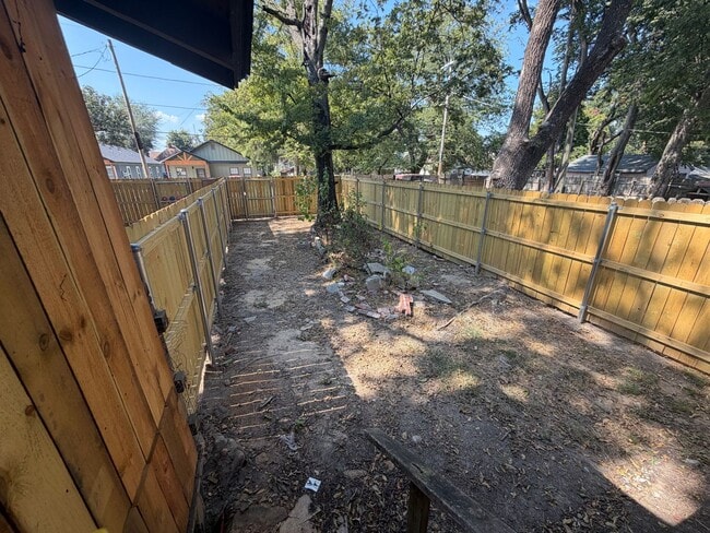 Building Photo - 407 N 18th St