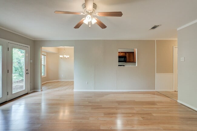Building Photo - South Lubbock 4 bedroom 2 bath home