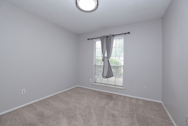 Building Photo - 4623 Whispering Rock Ln