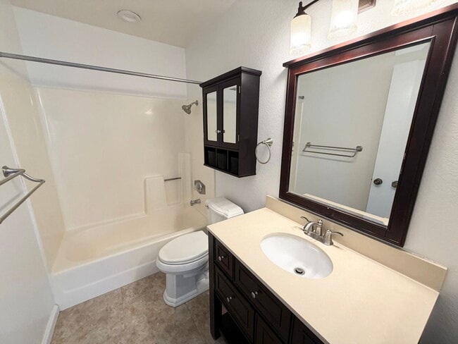 Building Photo - 22734 Lakeway Dr