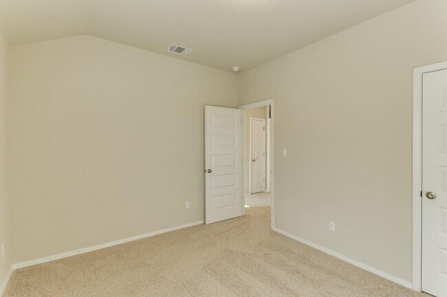 Building Photo - 412 Delta Crst