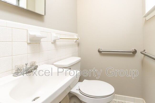 Building Photo - 4517 Gailwood Ave