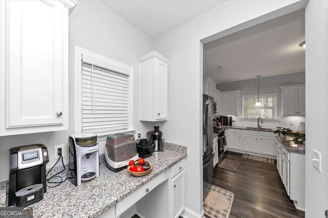 Building Photo - 66 Vicky Way