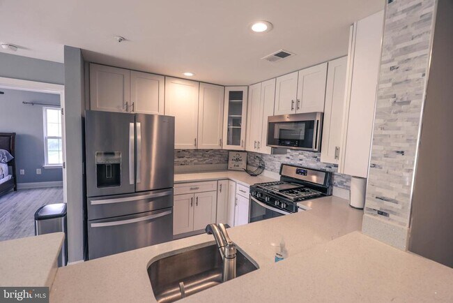 Building Photo - 1060 Gardenview Loop